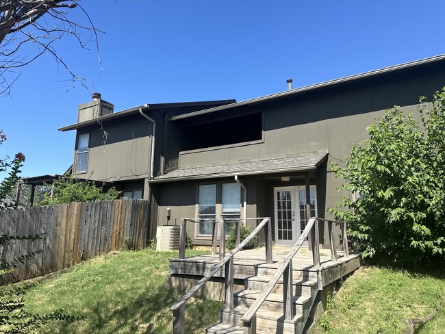 Photo - 2202 Shadowridge Dr House