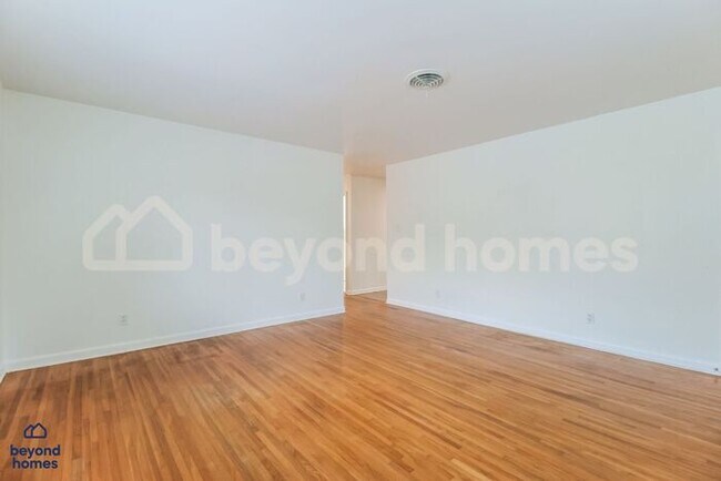 Foto del edificio - Move-In Ready 3 Bedroom Home with Modern Updates & Spacious Yard!