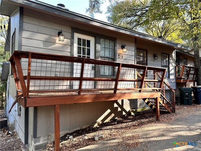 Foto del edificio - 899 Hillyer St