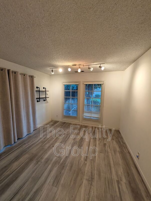 Building Photo - 4017 W Hillsdale Ct
