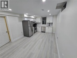 Building Photo - 147 Langlaw Dr