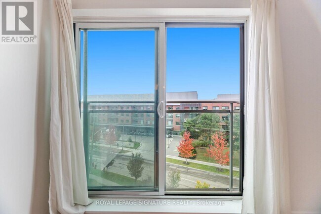 Photo du bâtiment - 60 Fairfax Crescent