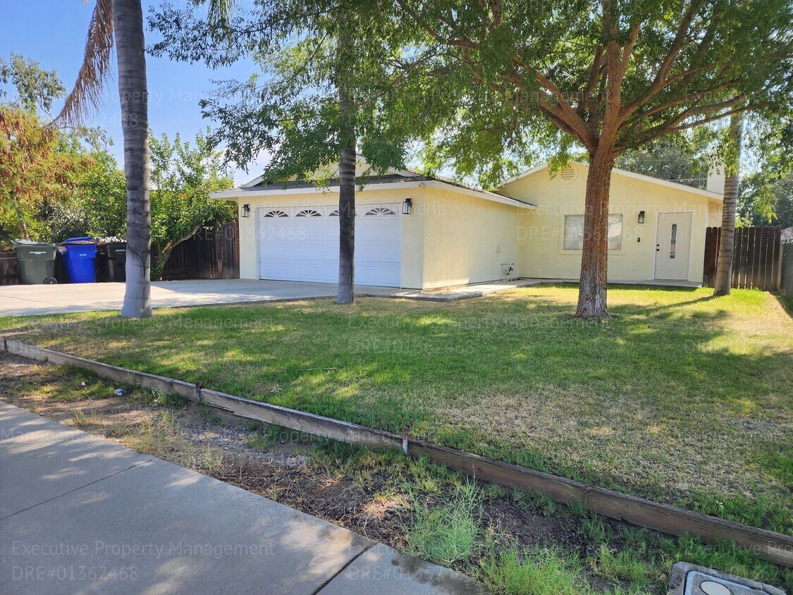 Foto principal - Charming 3 bedroom and 2 bathroom house.
