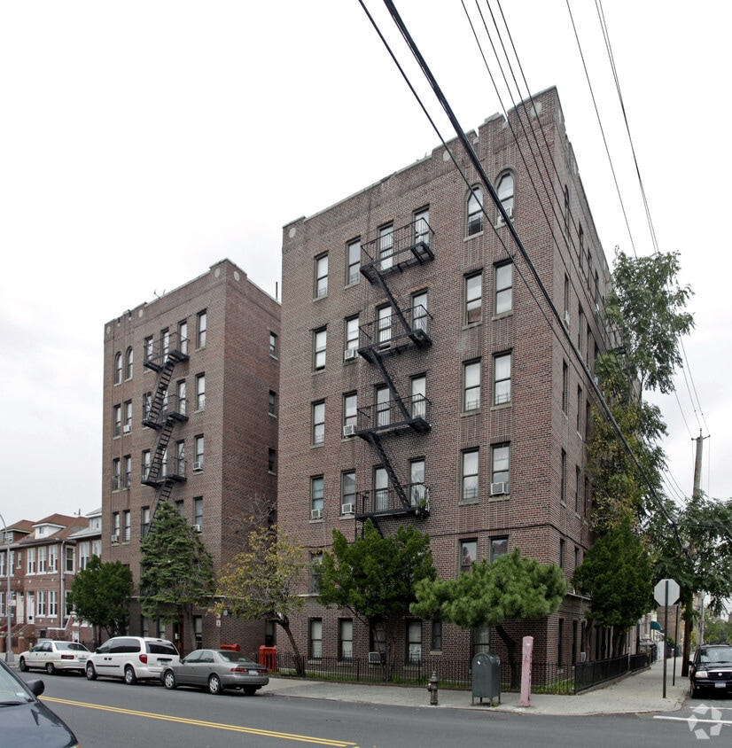 Building Photo - 733-739 Arnow Ave