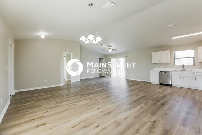 Foto del edificio - 4 Bedroom Pet-Friendly Home in Lehigh Acres, FL with Main Street Renewal
