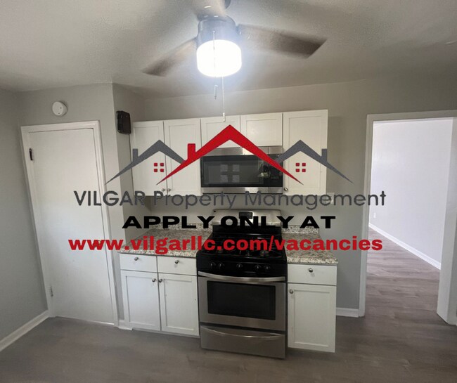 Building Photo - WOW! 3 full bedrooms, including a loft mas...
