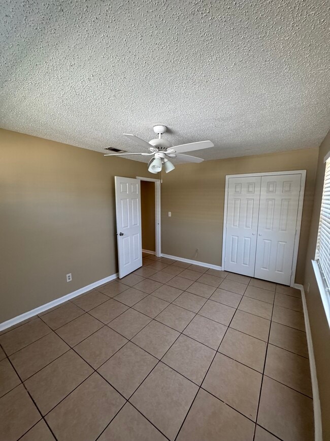 Building Photo - 4841 Bonita Dr