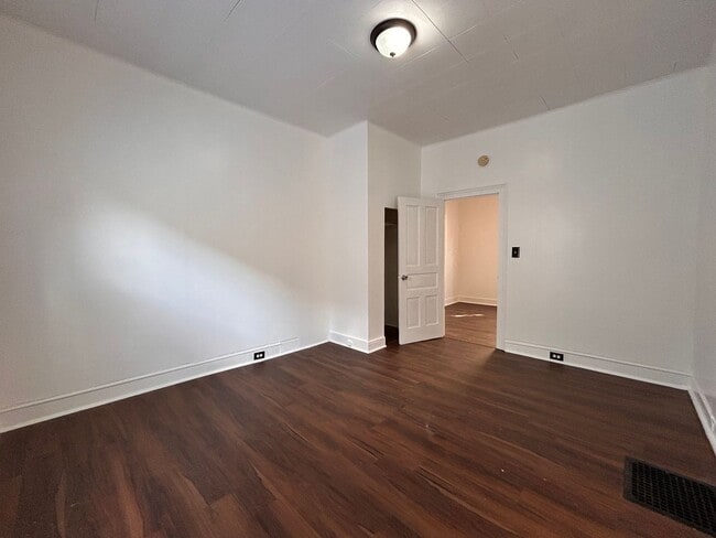 Building Photo - Three Bedroom Home in Southeast Grand Rapids - Rent Special!