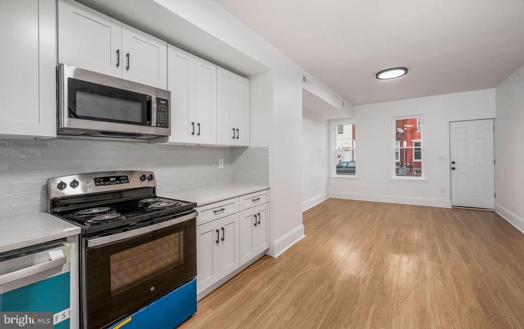 Primary Photo - 2042 E Somerset St