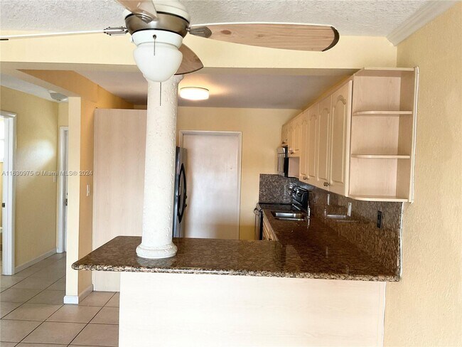 Building Photo - 8611 SW 137th Ave