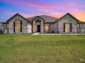 Building Photo - 730 Serenity