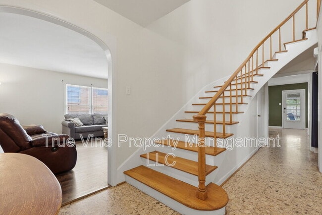 Foto del edificio - 2423 W Gramercy Pl