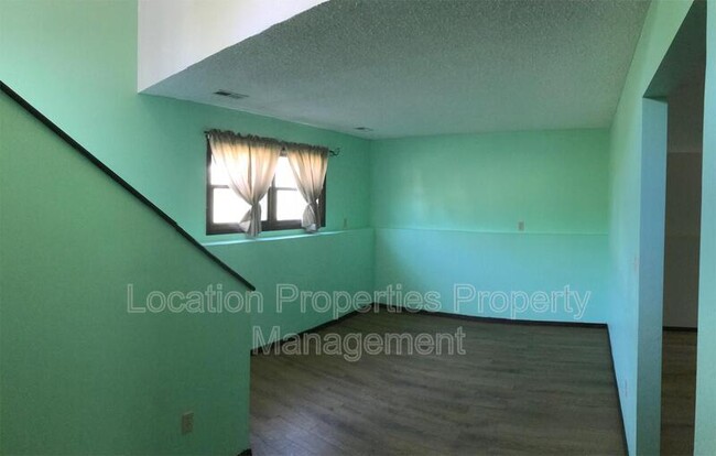 Building Photo - 1304 Randall Rd