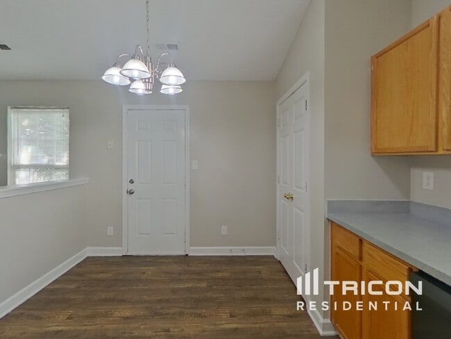 Foto del edificio - 4827 Hopewood Ln