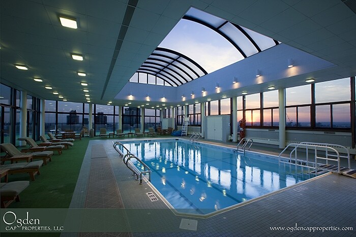 Building Photo - 25 W 64th St