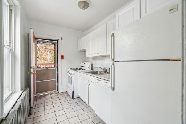 Foto del edificio - 4159 Ridge Ave