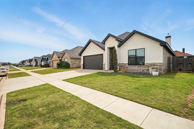 Building Photo - 6502 Stadium Dr
