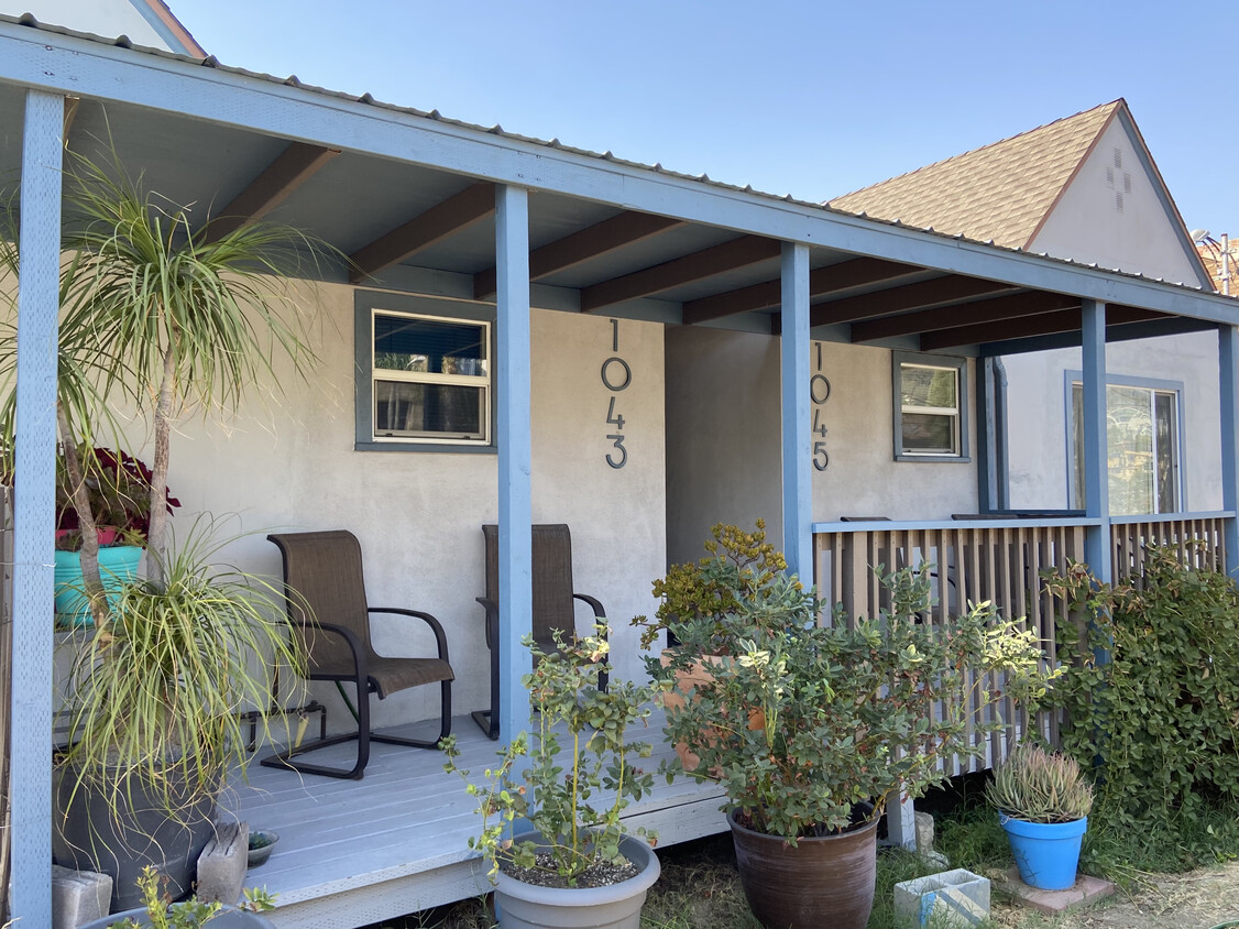 Foto principal - 1045 1/2 Sanborn Ave