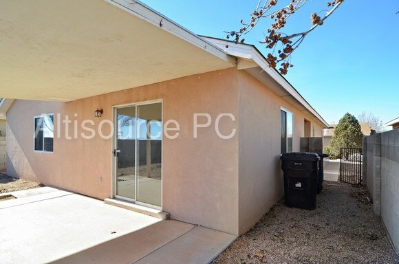 Building Photo - 2204 Desert Breeze Dr SW