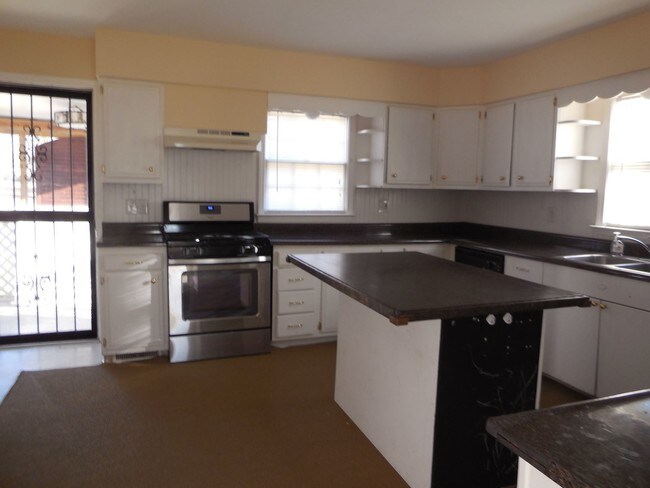 Building Photo - 4 br, 2 bath House - 6401 Shirley Ave.