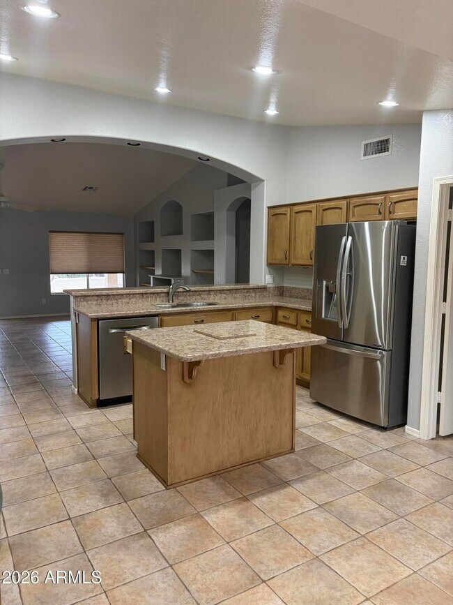 Building Photo - 15401 W Amelia Dr
