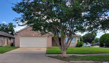 Building Photo - 19330 Larissa Dr
