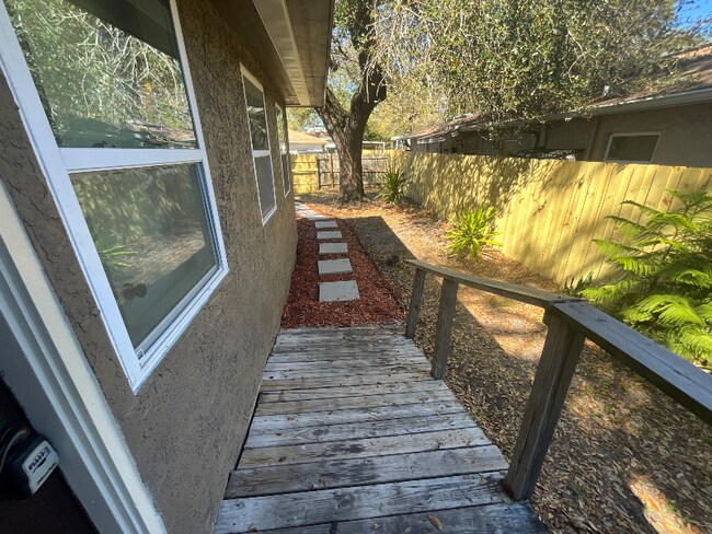 Foto del edificio - 32 8th Ave SE