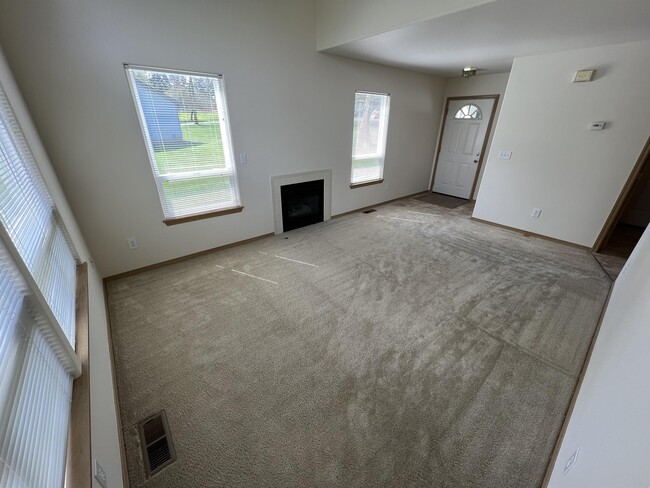 Building Photo - 3709 87th Ave NE