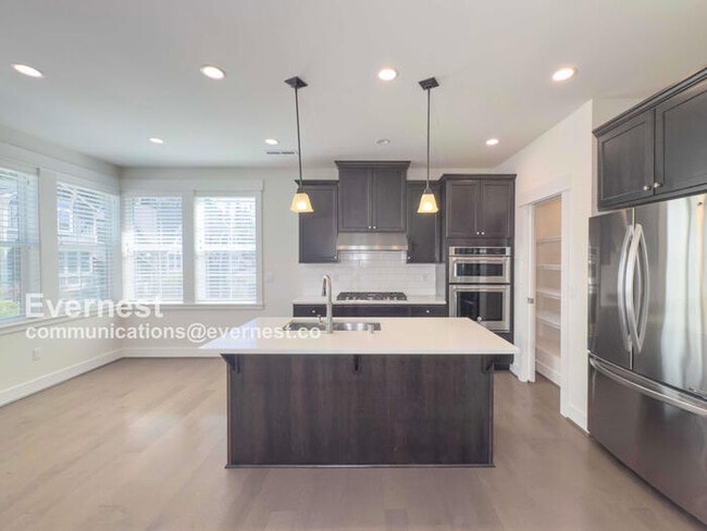 Foto del edificio - 18526 46th Ave SE