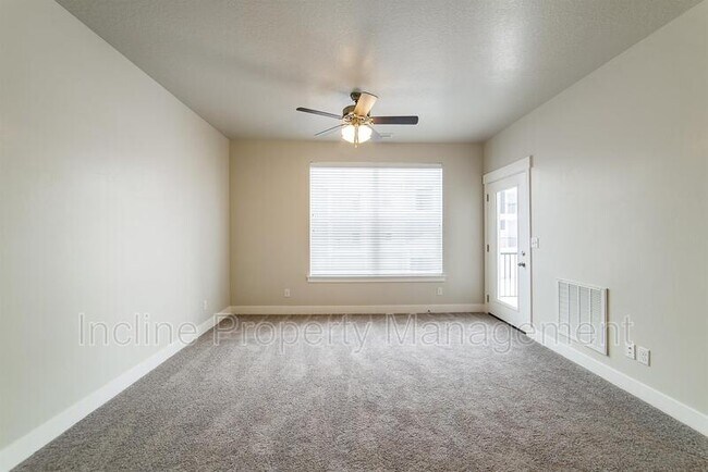 Foto del edificio - 619 N Emery Ln