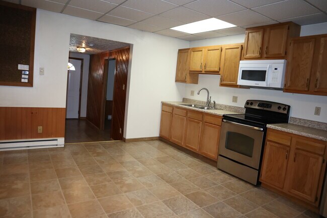Building Photo - 442 3rd St