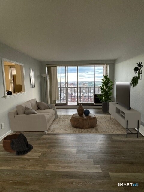 Foto del edificio - 65 Glenbrook Rd