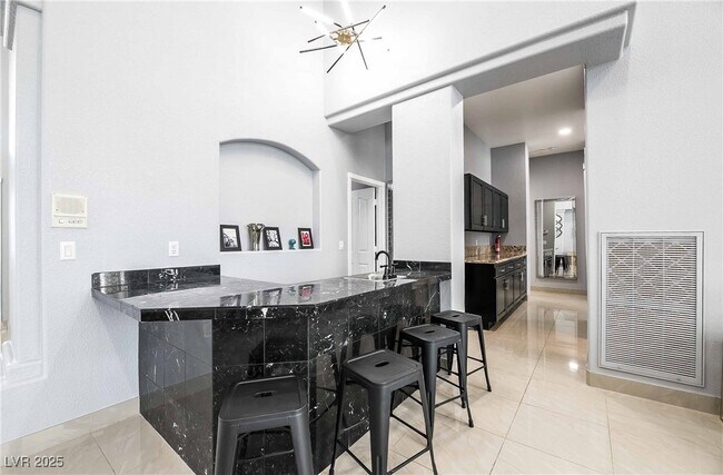 Foto del edificio - 1400 Castle Crest Dr