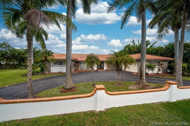Building Photo - 921 Diplomat Pkwy