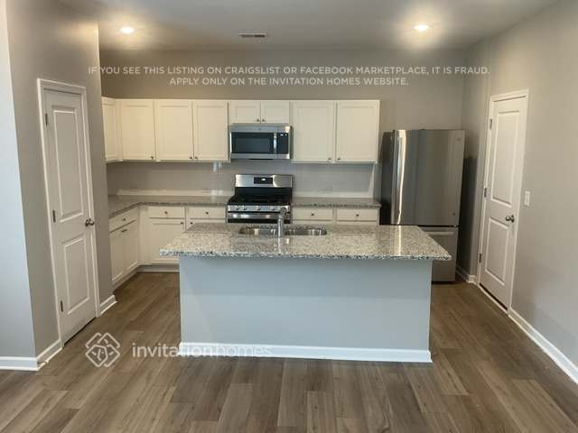 Foto del edificio - 1006 Starmoss Ln