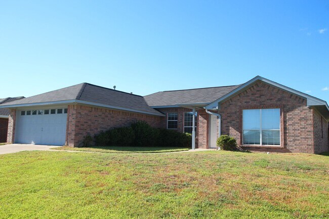 Building Photo - Beautiful 3 Bedroom 2 Bath Home in Flint!