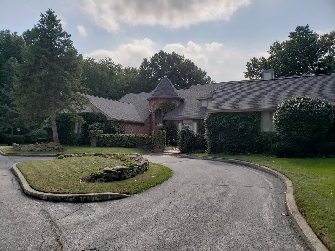 2001 The Bluffs, Toledo, OH 43615 House Rental in Toledo, OH