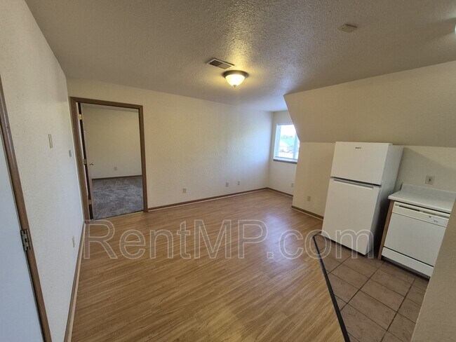 Foto del edificio - 1021 S Mission St