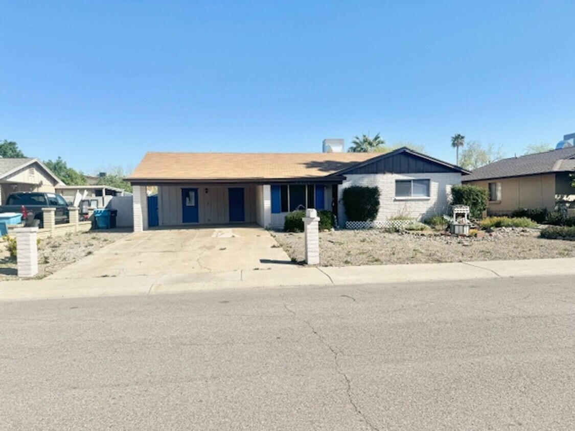 Foto principal - Come settle in and make 4402 W. Altadena A...