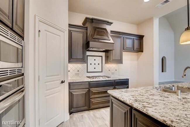 Building Photo - 4 br, 2.5 bath House - 415 Tanglewood Driv...