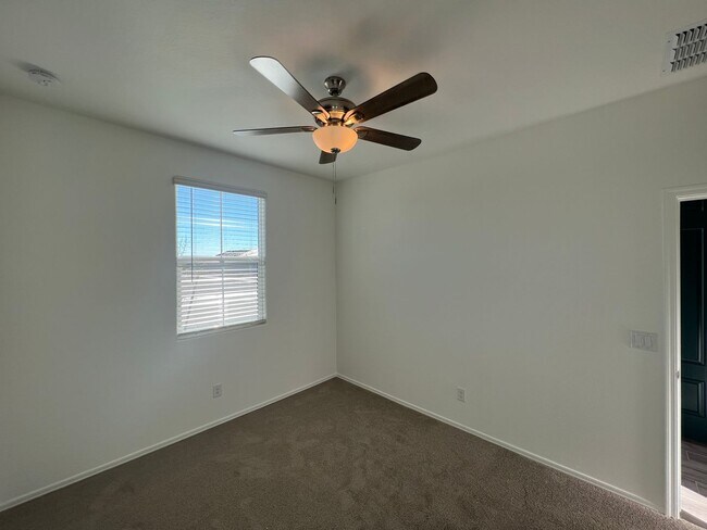 Foto del edificio - Gorgeous Newer Build 4 Bed/3 Bath in Rancho Cabrillo