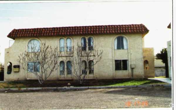 Building Photo - Tamarus Gardens