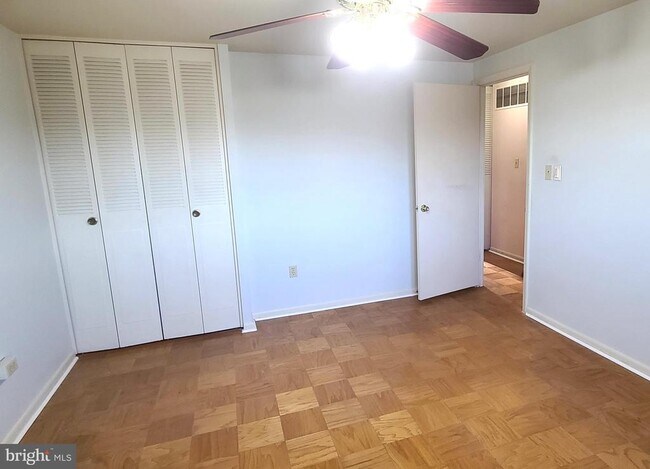 Foto del edificio - 934 Regina Dr