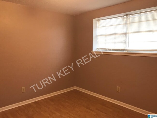 Building Photo - 2548 Janice Cir NE