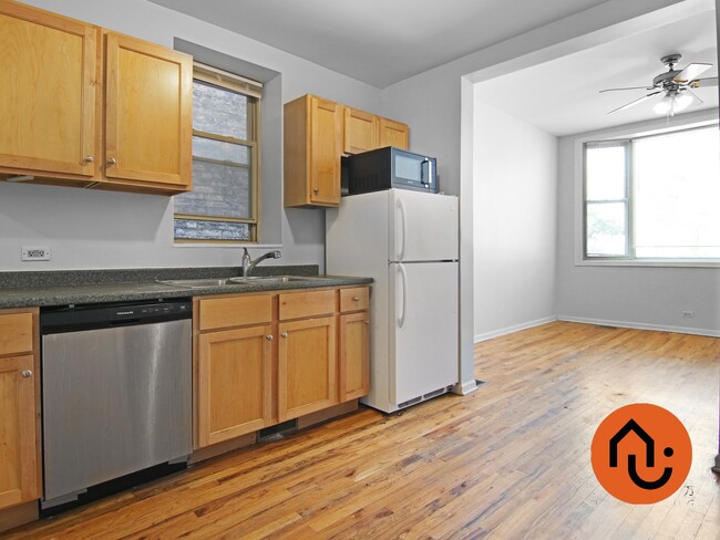 Building Photo - 1123 W 31st St