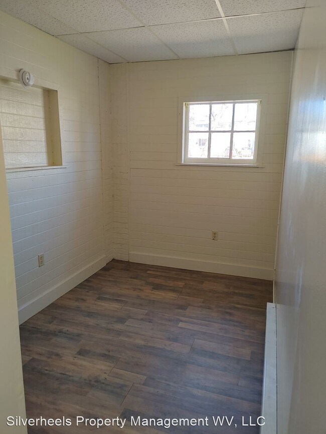 Building Photo - Studio, 1 bath House - 1223 1/2 22nd Street