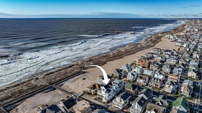 Building Photo - 108 S Martindale Ave