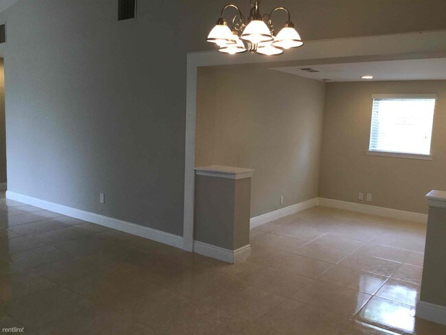 Foto del edificio - 4 br, 2 bath House - 6721 Scott St