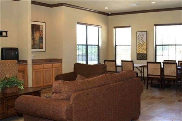 Building Photo - 810 N Frio St