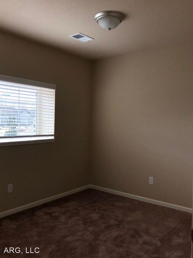 Foto del edificio - 4 br, 3 bath House - 1700 Pam Court